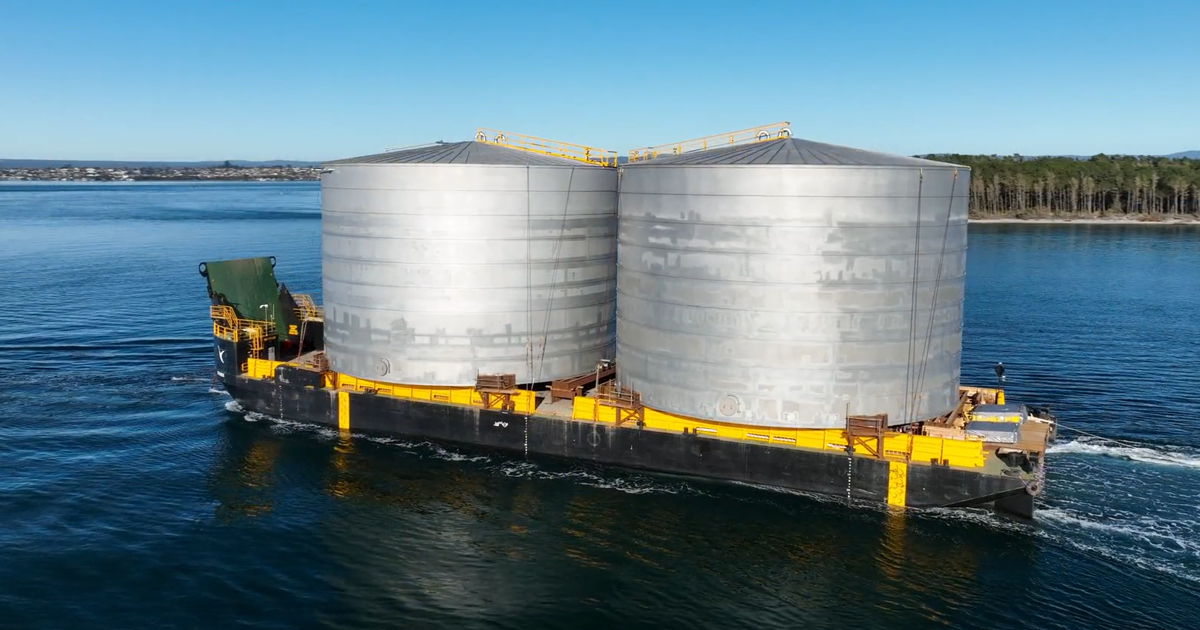 Stolthaven New Zealand sends two tanks out to sea! | News | News ...