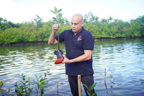 Stolt Tankers and partners donate $110,000 to environmental projects ...